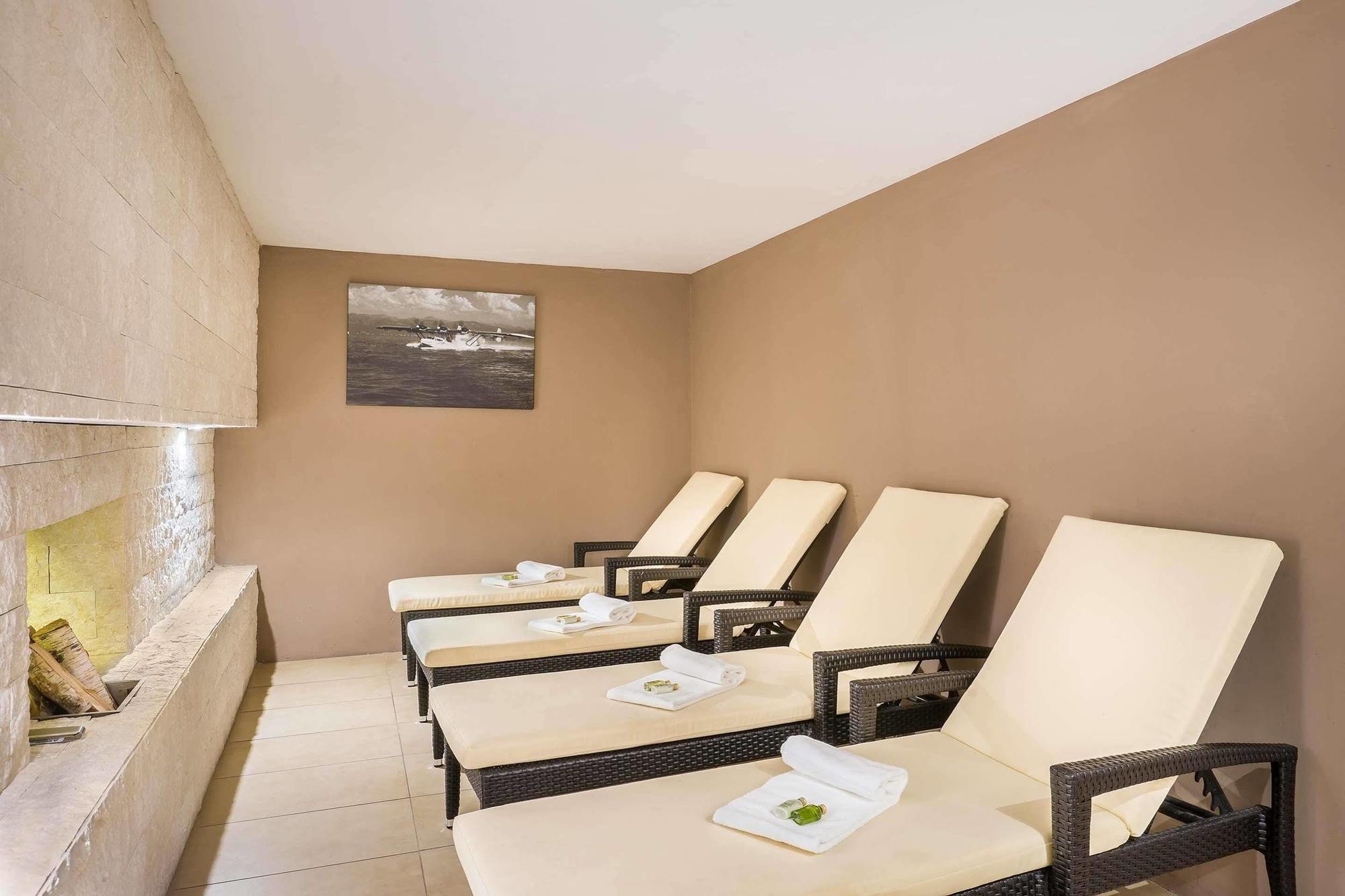 פרידריכסהאפן Best Western Hotel Goldenes Rad מראה חיצוני תמונה