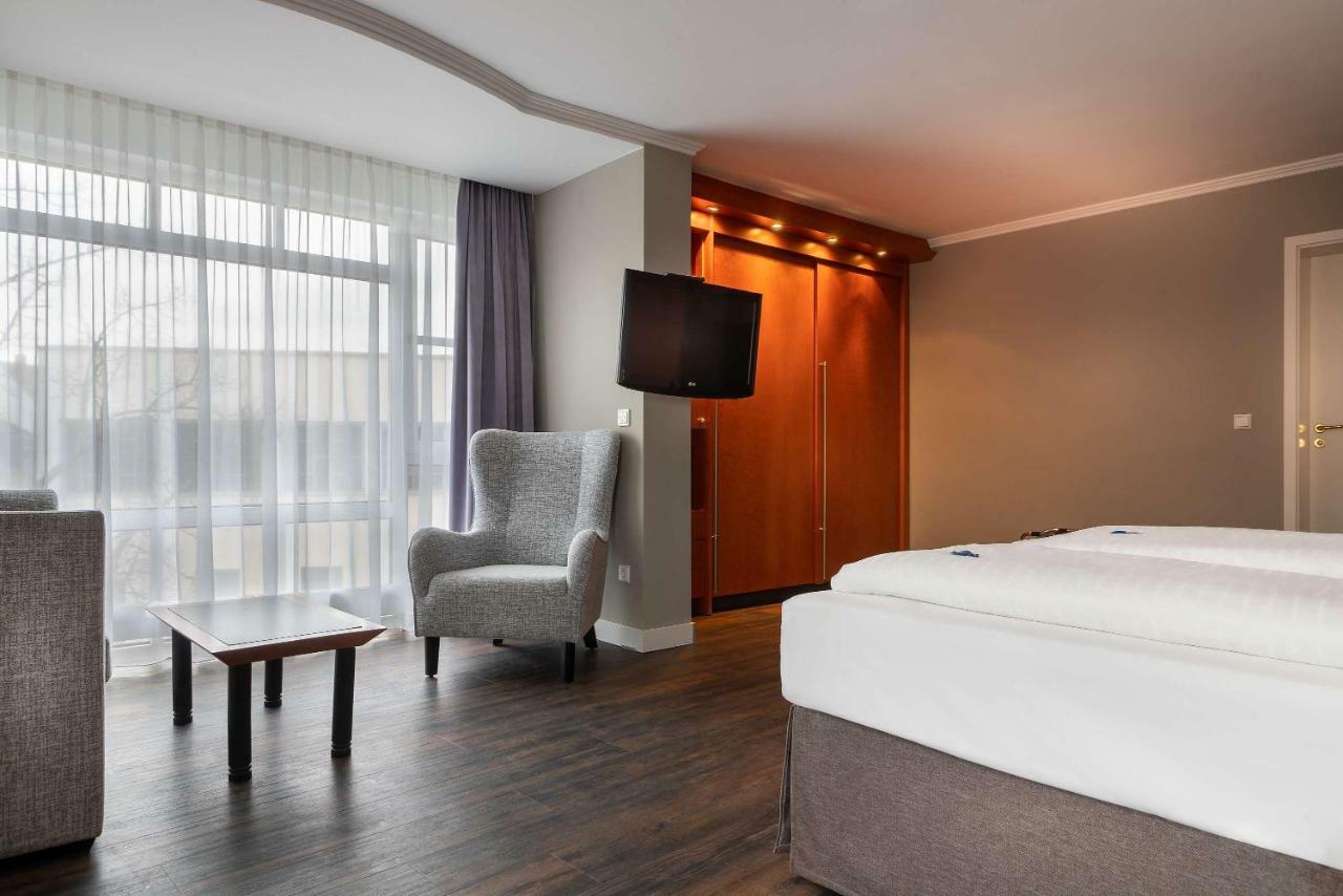 פרידריכסהאפן Best Western Hotel Goldenes Rad מראה חיצוני תמונה