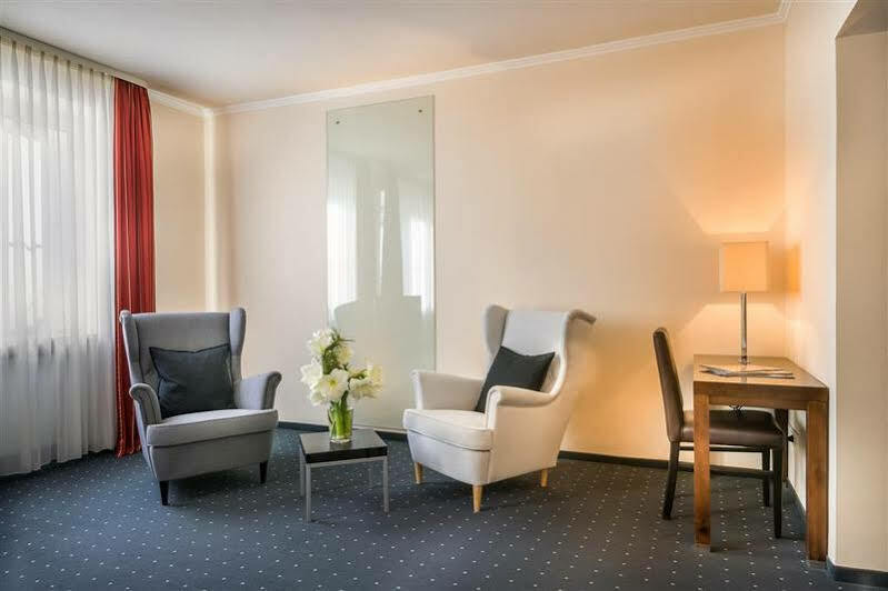 פרידריכסהאפן Best Western Hotel Goldenes Rad מראה חיצוני תמונה